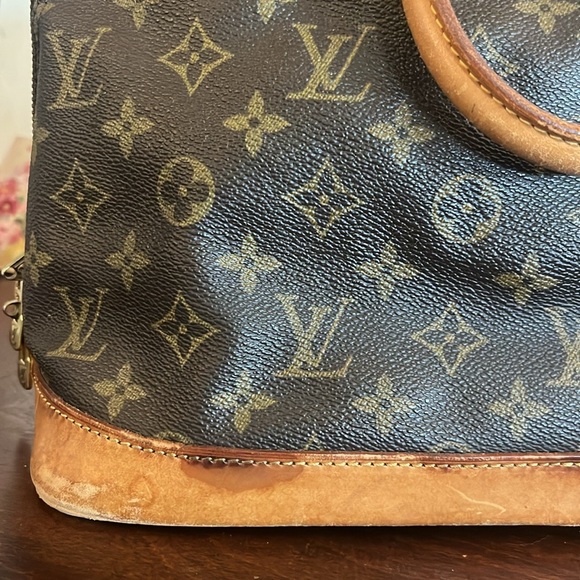 Louis Vuitton Vintage Monogram Canvas, ALMA Shoulder Bag - Picture 2 of 13